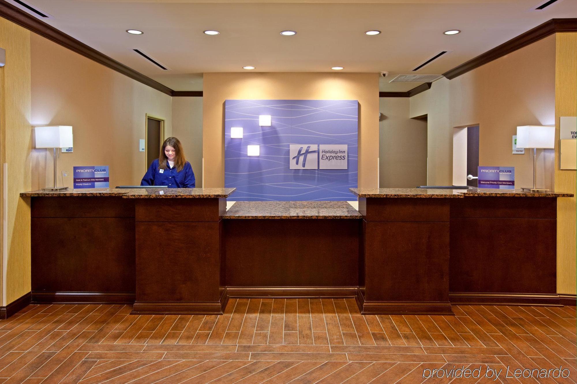 Holiday Inn Express Hotel & Suites Richwood - Cincinnati South, An Ihg Hotel Beltér fotó